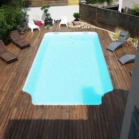 Casa de Férias Pont De L'arc A Aix Avec Piscine Au Calme 92 M2 *