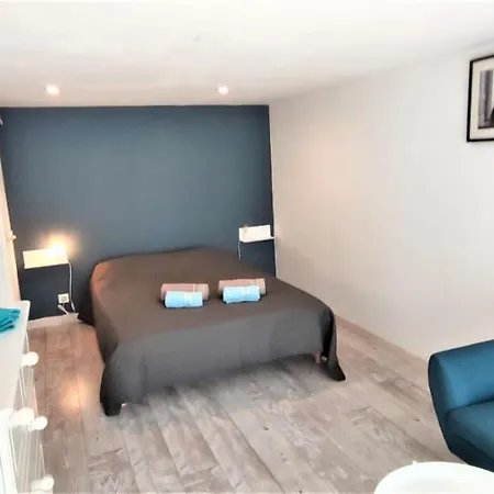 Holiday home Pont De L'arc A Aix Avec Piscine Au Calme 92 M2